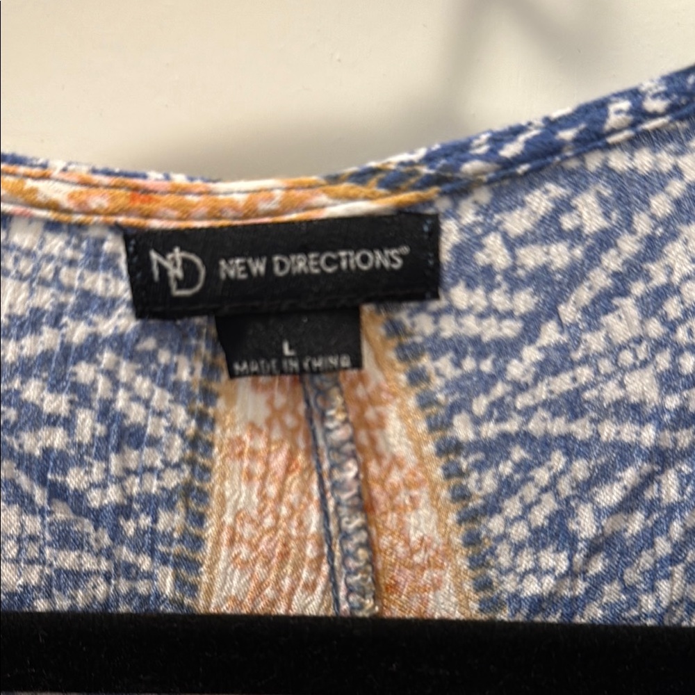 New Directions Blue and White Graphic Tunic 3/4 Sleeves - Picture 3 of 7